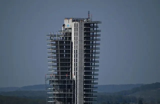 Baden-Württembergs geplantes höchstes Wohngebäude wartet auf die Fertigstellung. (Foto-Produktion) | Foto: Marijan Murat/dpa