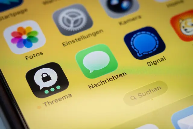 Signal gilt als Privatsphäre-orientierter Messenger und wie etwa Threema als Alternative zu WhatsApp - die Phishing-Attacken sind keine Schwäche der App. Die Schwachstelle ist der Nutzer. Darum muss man immer skeptisch sein bei Nachrichten, die Daten abfragen. | Foto: dpa