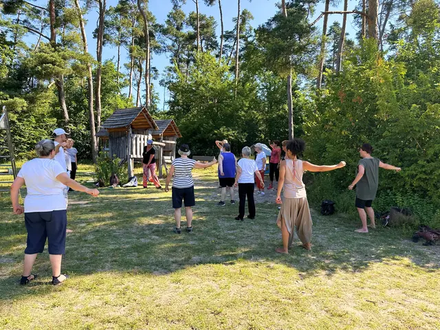 Während sich Kinder bei der Kindersportschule austoben, können Erwachsene beim Qi Gong am Anglersee zur Ruhe kommen. | Foto: Stadt Viernheim