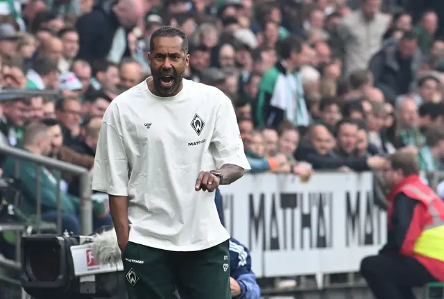 Nach dem Sieg im Nordderby will Werder-Trainer Daniel Thioune in Stuttgart jubeln. (Archivbild) | Foto: Carmen Jaspersen/dpa
