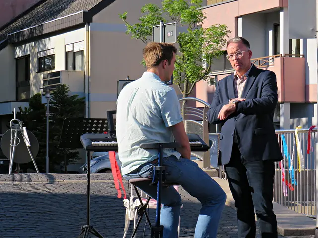Blick auf die Uhr, Zeit für den Bürgermeister | Foto: Brigitte Melder
