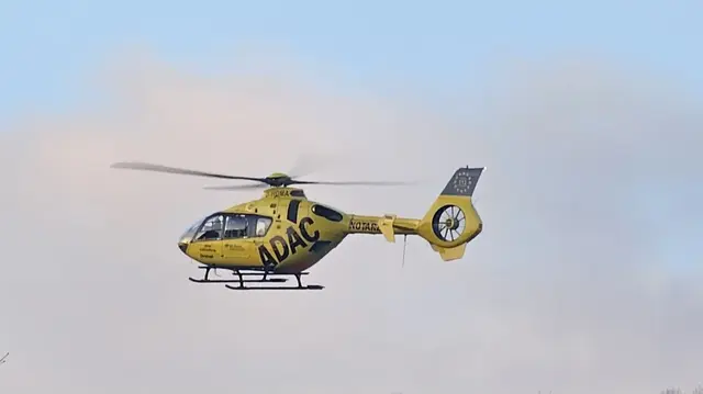 Aufgrund der Schwere der Verletzungen wurde ein Rettungshubschrauber angefordert, der den 25-Jährigen in ein nahegelegenes Krankenhaus brachte. | Foto: Eva Bender