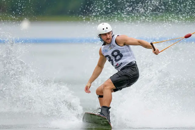 Der Deutsche Max Milde bei den World Games 2025 in China - auch 2029 in Karlsruhe wird Wakeboard wieder im Programm stehen. (Archivbild) | Foto: Bei He/XinHua/dpa