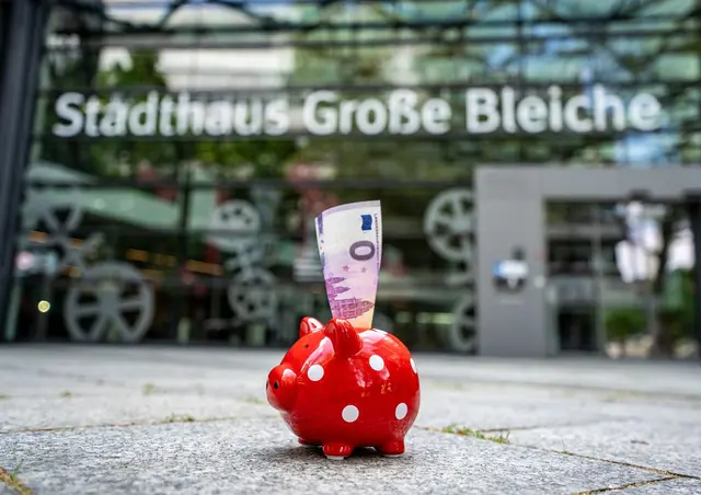 Wo soll das fehlende Geld für die Kommunen herkommen? (Archivbild) | Foto: Andreas Arnold/dpa