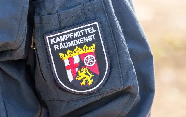 Eine am Dienstag gefundene Bombe wird am Sonntag in Prüm entschärft. (Symbolbild) | Foto: Andreas Arnold/dpa