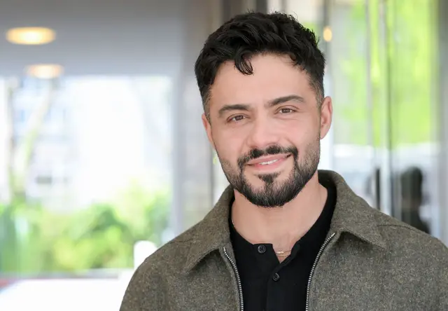 Aram Arami spielt im «Saarland-Krimi» den Ermittler Tayfun Can. (Archivbild)  | Foto: Jens Kalaene/dpa