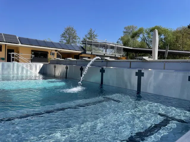Das Freibad in Edenkoben hat wieder geöffnet. Nun kann es wieder losgehen mit dem kühlen Nass.  | Foto: Verbandsgemeindeverwaltung Edenkoben