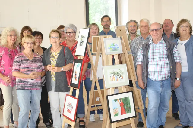 Jährliche Ausstellung mit Hubers Malschülern in der Orangerie.  | Foto: Hannelore Schäfer 
