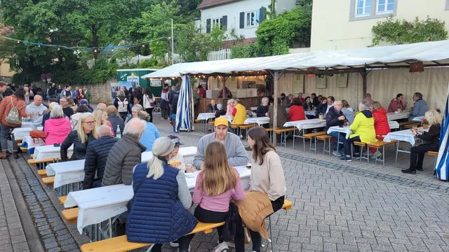 Pfälzer Weine und regionale Spezialitäten laden zum Genießen ein | Foto: Markus Pacher