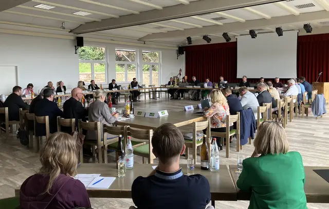 Im Kreistag Südliche Weinstraße setzt man sich für mehr Mitbestimmung der Ortsgemeinden ein.  | Foto: Stadt Landau