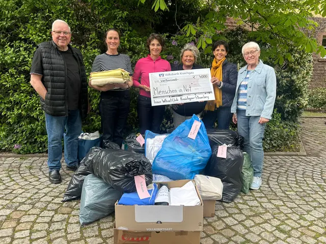 Von links: Pfarrer Edgar Neidinger, Carolin Schmitt (BASIS.lager), Heidi Zorn (Inner Wheel Club), Andrea Ihle, 
Kerstin Steibl (Inner Wheel Club) und Barbara Rösler. | Foto: CS