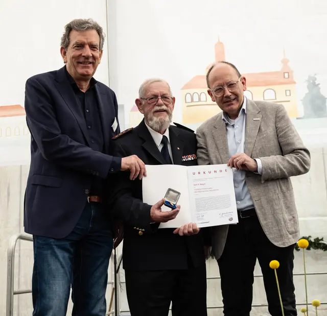 Goldene Nadel für Karl F. Mayer | Foto: Wolfgang Neuberth