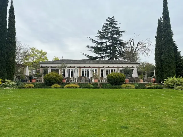 Wer im Kurpark unterwegs ist, könnte bald in einem neu verpachteten Café einkehren. | Foto: Quelle: Stadtverwaltung
