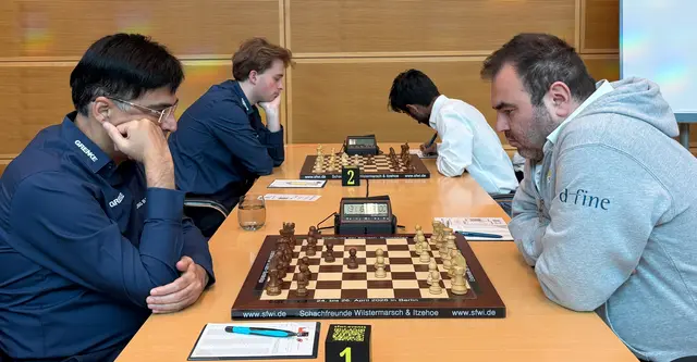 Unter anderem Exweltmeister Viswanathan Anand und die deutsche Nummer eins Vincent Keymer (von links) hatte die OSG Baden-Baden im entscheidenden Match gegen Viernheim aufgeboten. Ein Sieg gelang den beiden gegen Aravindh und Shakhriyar Mamedyarov nicht.
 | Foto: Inna Valkova/SC Viernheim 