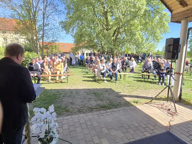 Blick in den Klostergarten | Foto: Werner Schmidhuber