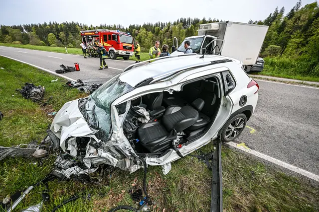 Bei einem Unfall im Ostalbkreis wurden drei Menschen verletzt. (Symbolbild) | Foto: Philipp André/onw-images/dpa