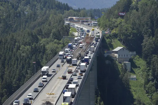 Die wichtige Alpenroute wird an einem starken Reisewochende blockiert. (Archivbild) | Foto: Zeitungsfoto.At/APA/dpa