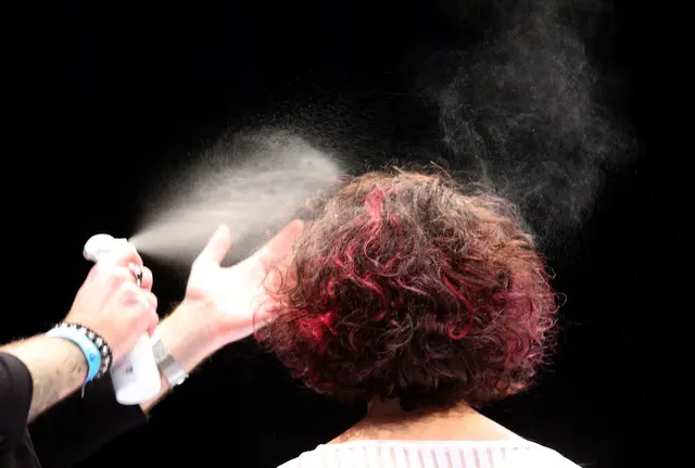 Öko-Test nimmt 29 Haarsprays unter die Lupe – Naturkosmetik wird durchweg als "sehr gut" bewertet. | Foto: dpa
