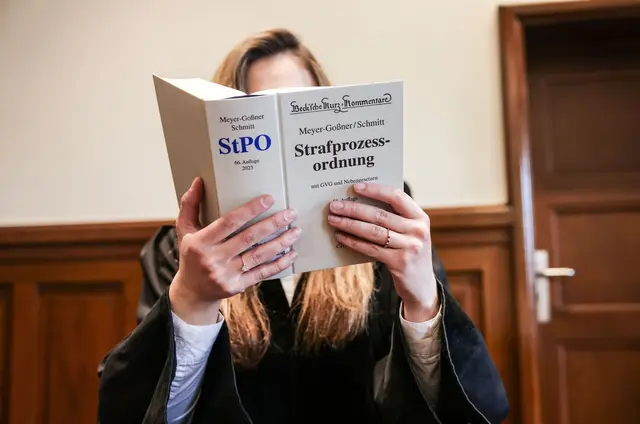 Psychiatrischen Gutachten kommt in Strafprozessen eine Schlüsselrolle zu.  | Foto: Oliver Berg/dpa