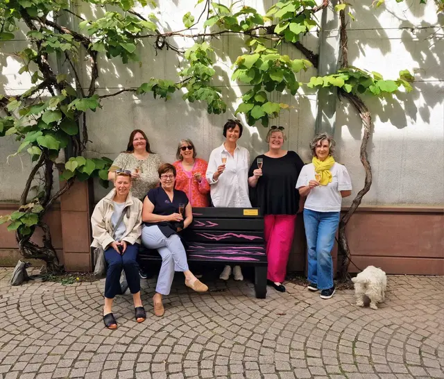Einweihung der Sitzbank | Foto: Sylvia Holzhäuser
