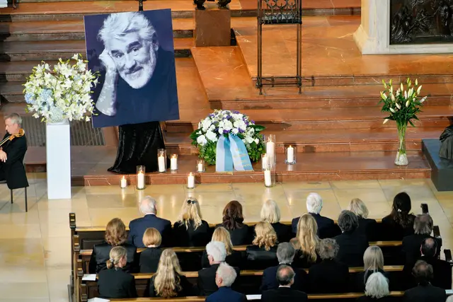Die Trauerfeier fand in der Kirche St. Michael statt. | Foto: Uwe Lein/dpa