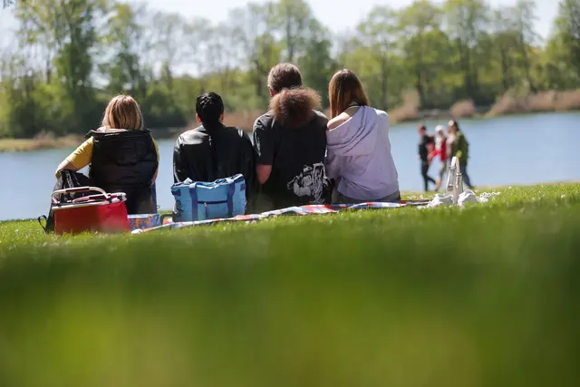 Das Wochenende bietet die vorerst letzte Gelegenheit, die Sonne in vollen Zügen zu genießen. (Archivbild) | Foto: Thomas Warnack/dpa