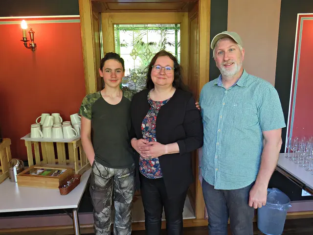 Bastian und Doreen Koch mit Dominik Konter bei den Vorbereitungen | Foto: Brigitte Melder