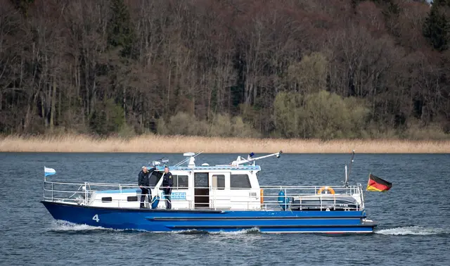 Wegen des Unfalls war die Wasserschutzpolizei im Einsatz. (Symbolbild) | Foto: Sven Hoppe/dpa