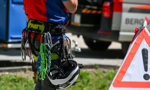 Der Mann war mit seiner Gruppe bereits rund 1.300 Meter tief in die Höhle im Kreis Reutlingen geklettert, als der Notfall passierte. | Foto: Marius Bulling/dpa