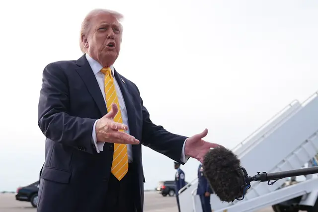 Trump bekräftigt: Die Truppenstärke in Deutschland soll deutlich reduziert werden.  | Foto: Matt Rourke/AP/dpa