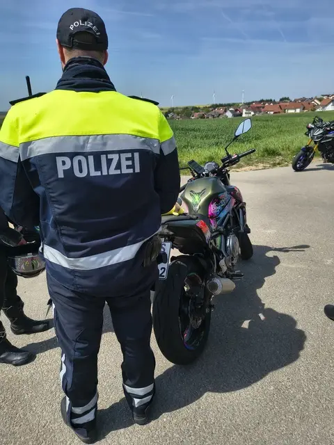 Die Polizei kontrollierte am Samstag zahlreiche Motorräder. Im Fokus standen Verkehrssicherheit, technische Vorschriften und zu laute Abgasanlagen. | Foto: Polizeiinspektion Landstuhl