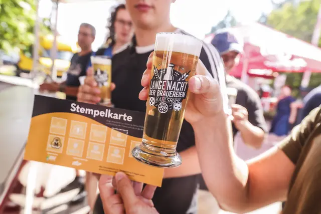 Die große Vielfalt zeigt sich bei der Langen Nacht: Jede der sechs teilnehmenden Karlsruher Brauereien braut in einem einzigartigen Stil, so dass jedes Bier seinen eigenen, individuellen Geschmack hat. | Foto: KTG Karlsruhe Tourismus GmbH, Foto: Andrea Fabry
