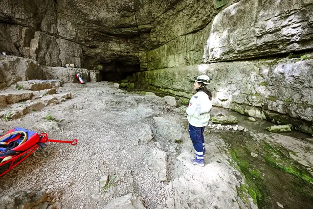 Vor einem Gang in eine Höhle sollte man sich gut vorbereiten. (Archivfoto) | Foto: Marius Bulling/dpa