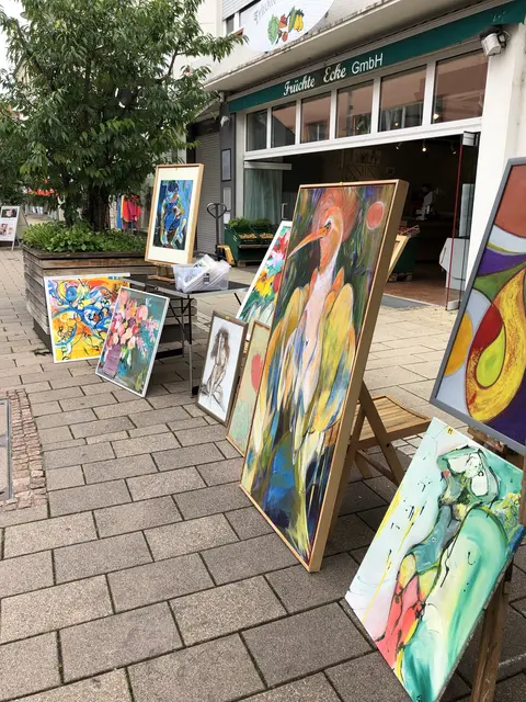 Bei der Organisation der „Kunstvoll“ am Samstag, 16. Mai, handelt es sich um die bewährte Kooperation zwischen Mode Franck, Birgit Neuhardt und dem Stadtmarketing, unterstützt durch den Gemeinsamhandel Zweibrücken e.V. | Foto: Citymanagement Zweibrücken