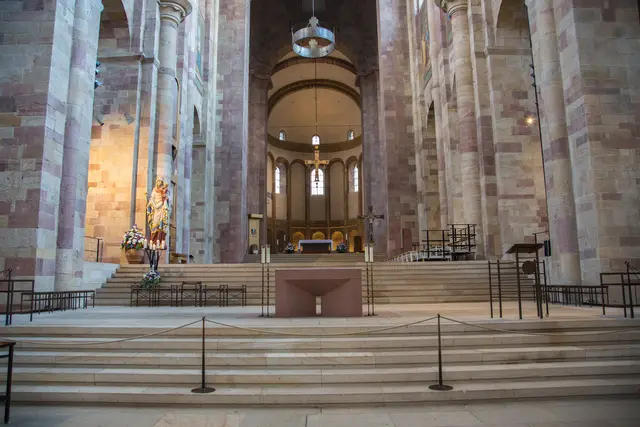 Am Sonntag, 17. Mai, findet um 15 Uhr im Dom zu Speyer ein Benefizkonzert des Dombauvereins Speyer unter dem Titel „Baden schaut über den Rhein“ statt | Foto: blickwinkel2511/stock.adobe.com