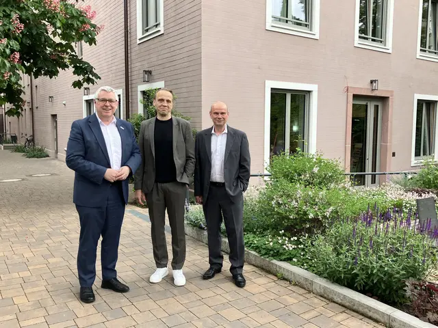 Im Katholischen Bürgerhospital Mannheim hat Sven Keitel zum 1. Mai die Geschäftsführung übernommen. Bis Ende Juli begleitet ihn sein Vorgänger Boris Jarmuty im Rahmen der Übergabe. | Foto: Stadt Mannheim