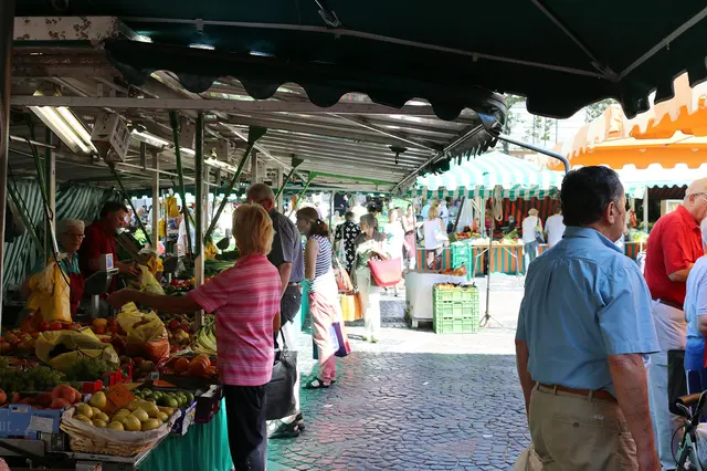 Der Pfingstmarkt in St. Wendel lädt zum Bummeln und Einkaufen ein | Foto: Gisela Böhmer