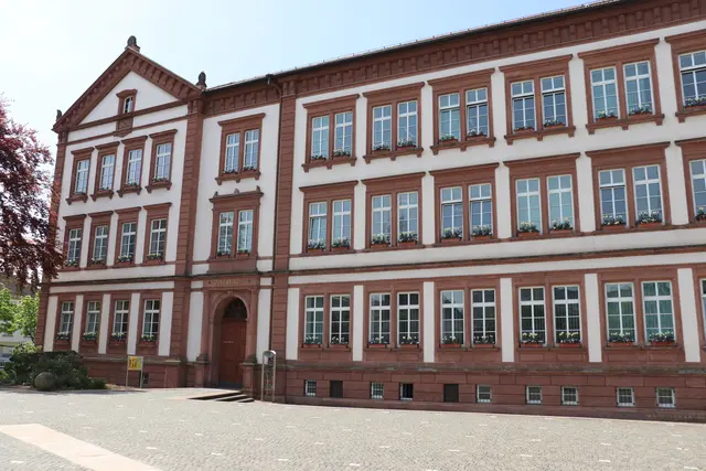 Die Stadtverwaltung Pirmasens bietet jungen Menschen die Chance, mit einem Feroienjob erste Berufserfahrung zu sammeln und gleichzeitig das Taschengeld aufzubessern | Foto: Stadt Pirmasens