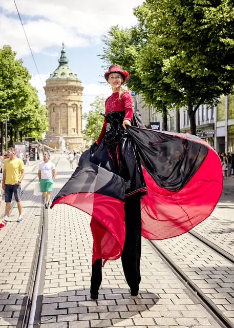 Mode, Musik und Aktionen prägen am 16. und 17. Mai das Erlebniswochenende in der Mannheimer Innenstadt. Am Sonntag lädt ein verkaufsoffener Nachmittag zusätzlich zum Bummeln ein. | Foto: Stadt Mannheim, FB80