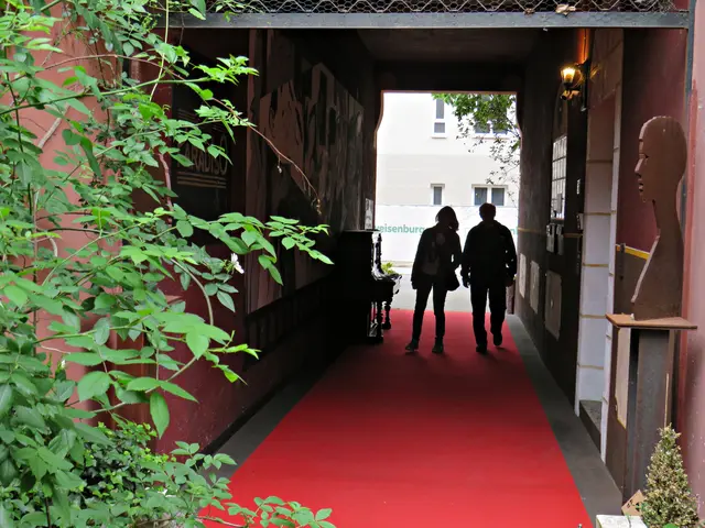 Durch diese hohle Gasse wird man kommen | Foto: Brigitte Melder