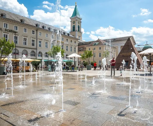 Die Wasserspiele am Marktplatz sprudeln auch in diesem Sommer wieder | Foto: Stadt Karlsruhe, Monika Müller-Gmelin