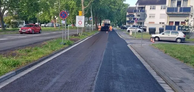Straßenarbeiten, neue Markierungen und Sanierungen prägen aktuell das Stadtbild in Frankenthal. Die Stadt ist in die Umsetzung ihres Sanierungs und Modernisierungsjahrzehnts für Straßen und Mobilität gestartet. | Foto: Sebastian Weindel, © Sebastian Weindel