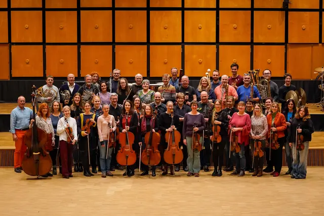 Das Sinfonieorchester des Landkreises Kaiserslautern entführt das Publikum in der Fruchthalle Kaiserslautern mit „Land des Lächelns“ auf eine musikalische Reise zwischen Wiener Eleganz und fernöstlichen Klangwelten. | Foto: SOKL/gratis