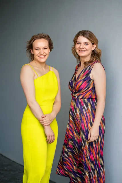 Monika Abel (Sopran, rechts) und Isabelle Klein (Klavier) gestalten im Stadtmuseum Kaiserslautern einen Liederabend mit Werken von der Romantik bis zur Moderne | Foto: Alan Ovaska/gratis