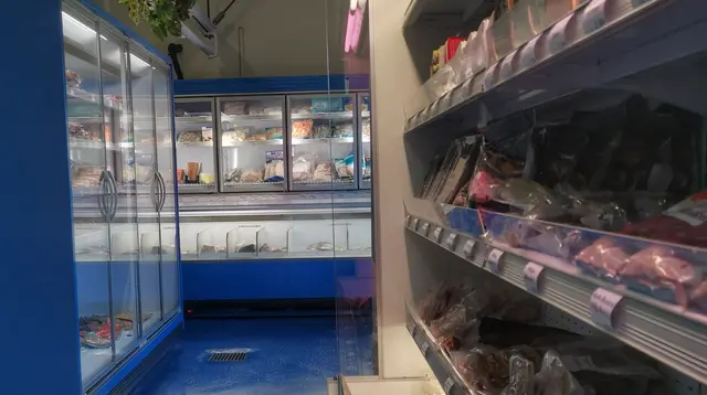 Metzger Ludwigshafen: Im liebevoll gestalteten Laden finden Kundinnen und Kunden Fleischwaren, Wurstspezialitäten, Feinkost, Fisch und vieles mehr. | Foto: K&amp;K Fleischhandel