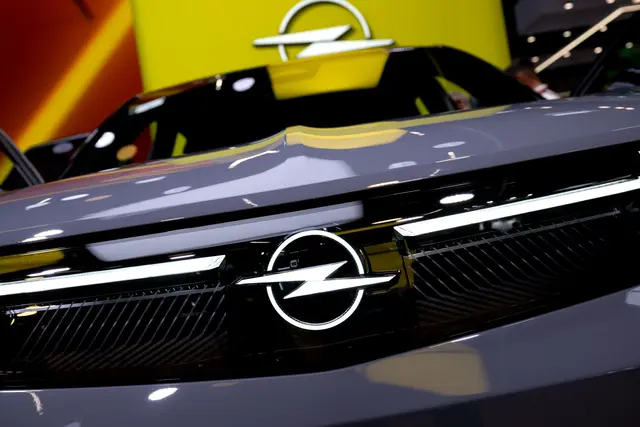 Opel ist die einzige deutsche Marke im Stellantis-Konzern.  | Foto: Sven Hoppe/dpa