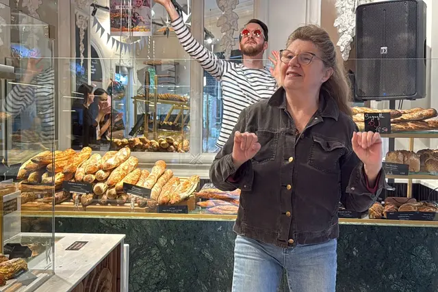 «DJ Baguette» tourt durch Frankreichs Bäckereien und will auch in Deutschland vorbeischauen. | Foto: Rachel Sommer/dpa