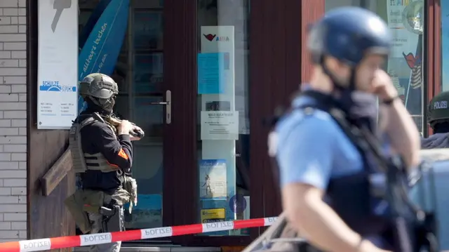 Bis zum Zugriff dauerte es mehrere Stunden. | Foto: Thomas Frey/dpa
