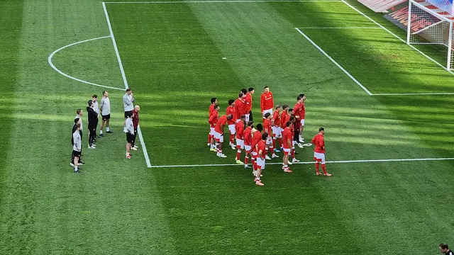 Mannschaft und Trainerteam bei der Verabschiedung der fünf Spieler | Foto: Ralf Vester