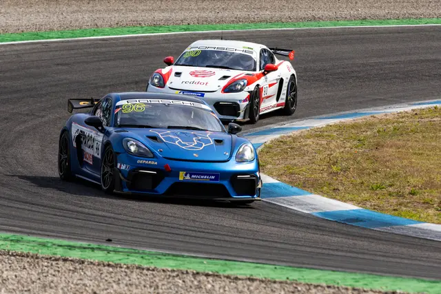 Bruno Görtz (vorne) fährt in diesem Jahr in der Porsche Sprint Challenge Deutschland GT4 und im ADAC Tourenwagen Junior Cup | Foto:  Foto: Porsche Sports Cup Deutschland